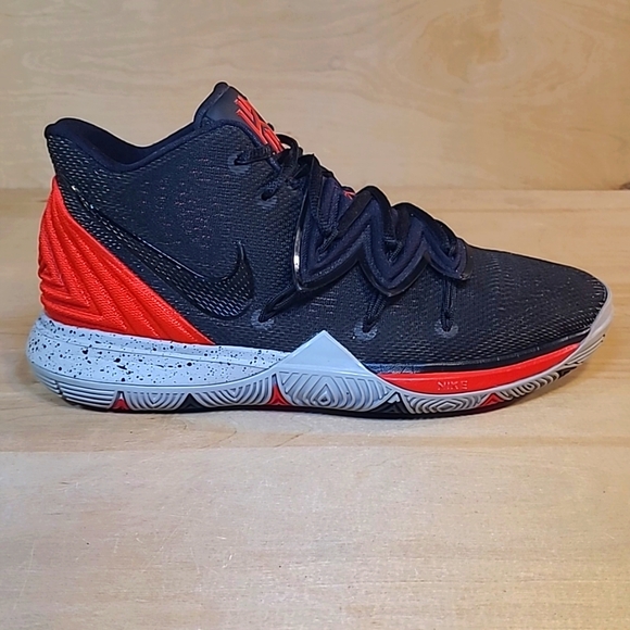 Nike Kyrie EP Bred Black Red Basketball Shoes